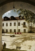 Walking through the old city ... / ***