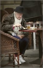 Portraits of Autumn in Krakow: outdoor cafe (re-post) / ***