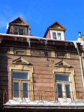 old house, basking in the sun / ***