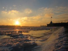 unrest on the Neva River in the winter ... / ***