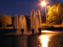 Night Fountains / ***