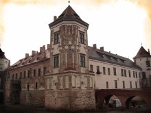 postcard view of the Mir Castle / ***