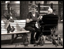 Olubi at the Patriarch's feeding pigeons at the Ponds / ***