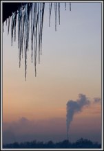 Winter, icicles, the smoke column ... / ***