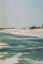 Landing on the ice / ***