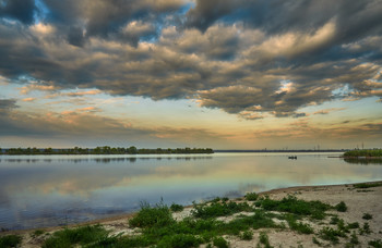 a cloudy morning / ***