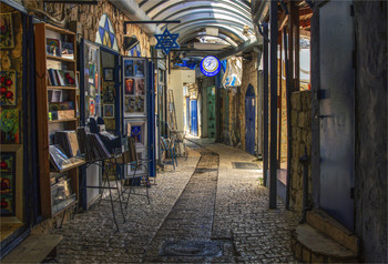 Street of the old town / ***