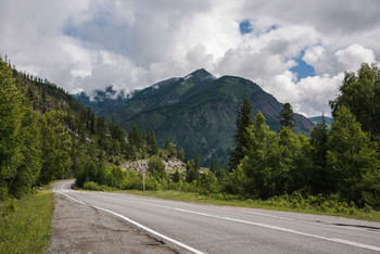 Road / ***