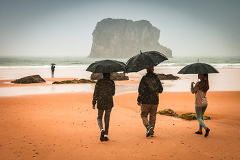 Vacaciones en Asturias / Playa de la Ballota lloviendo