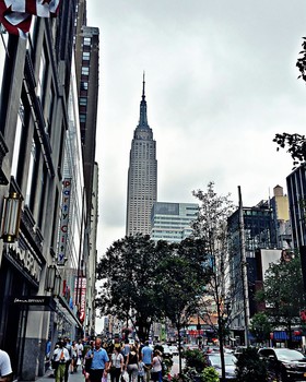 Oh the city / A summer afternoon in downtown Manhattan