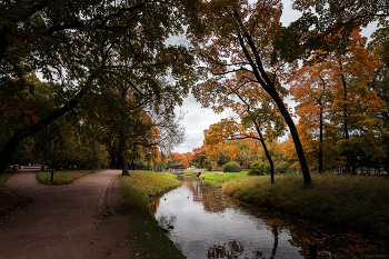 In the fall the park ... / ***