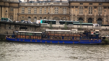 River Seine / ***