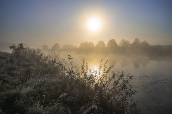 Autumn mists. / ***