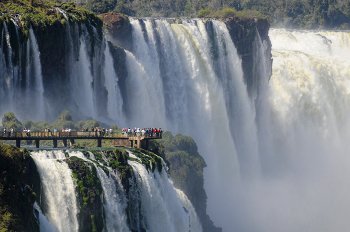 Iguazu Falls / ...