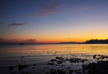 Calm. / ***