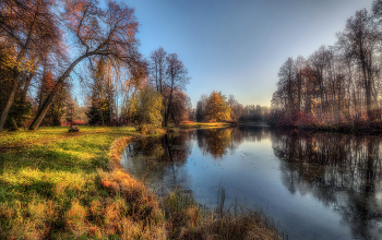 In autumn park / ***