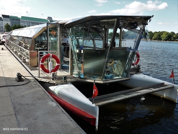 Alster Hamburg / https://www.youtube.com/watch?v=YdvFUdm0nQ0&list=PLVht4TW8GcgPmSozBwFnZqc7mDa-yrlxz
https://www.youtube.com/watch?v=shvDCXIyNb0&list=PLVht4TW8GcgPmSozBwFnZqc7mDa-yrlxz&index=2
https://www.youtube.com/watch?v=NtnlTtRceUs&list=PLVht4TW8GcgPmSozBwFnZqc7mDa-yrlxz&index=3
https://www.youtube.com/watch?v=jDgbeFmcUiA&list=PLVht4TW8GcgPmSozBwFnZqc7mDa-yrlxz&index=5
https://www.youtube.com/watch?v=PZXeb1sykTk&list=PLVht4TW8GcgPmSozBwFnZqc7mDa-yrlxz&index=6
https://www.youtube.com/watch?v=FUnJ6Mt1G68&list=PLVht4TW8GcgPmSozBwFnZqc7mDa-yrlxz&index=7
https://www.youtube.com/watch?v=rfwK750jMcs&list=PLVht4TW8GcgPmSozBwFnZqc7mDa-yrlxz&index=10