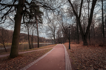 In the fall the park ... / ***