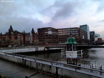 Speicherstadt Hamburg / https://www.youtube.com/watch?v=i0kxa-sex6o&amp;t=9s
https://www.youtube.com/watch?v=EJ5_YG7hC1Q&amp;t=6s
https://www.youtube.com/watch?v=C3Bk9NPtq5U
https://www.youtube.com/watch?v=IGn-NNqkBL0&amp;t=15s
https://www.youtube.com/watch?v=DBXV8Ty7J44&amp;t=14s
https://www.youtube.com/watch?v=H0KRhRMNZMk&amp;t=10s
https://www.youtube.com/watch?v=4f11cYWe-xM&amp;t=19s