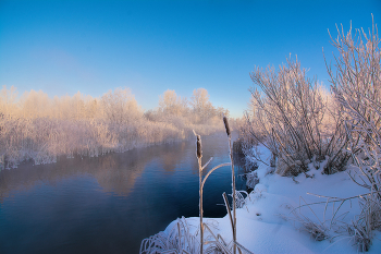 Winter river / ***