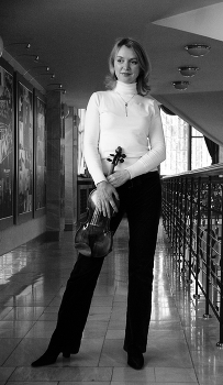 Violinist Anna / ***