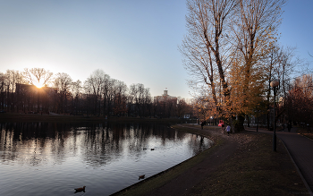 In the fall the park ... / ***