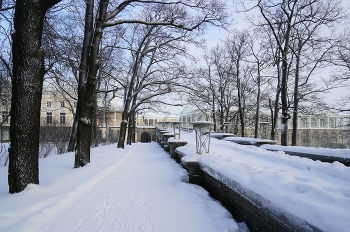 Sunrise over the river / ***