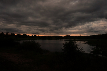 Sunset over the lake / ***