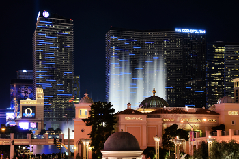 The Cosmopolitan / ***