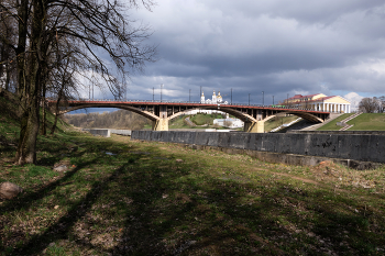 On the waterfront / ***