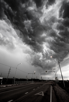 Before the storm. / ***