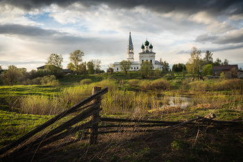 Evening in the village / ***