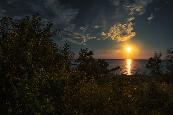 Evening at Sea / ***