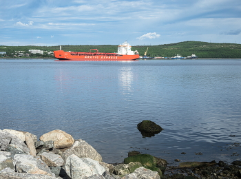 At anchor / ***