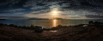 Evening at Sea / ***