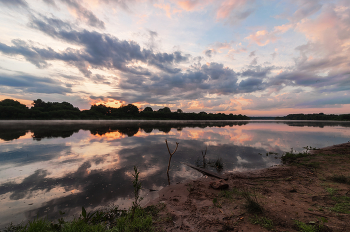 Dawn on the Dnieper / ....