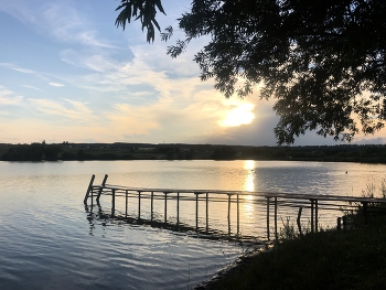 Evening on the lake / ***