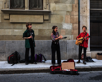 Street music / ***