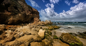 Fog dissipates / ***