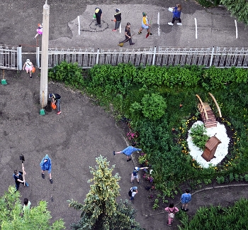 schoolyard / ***