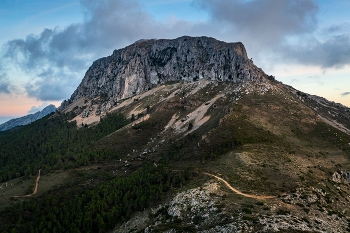 Sunset in the mountains / ***