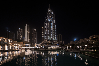 Dubai Downtown Night / ***