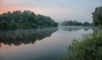 Sunrise on the river / ***