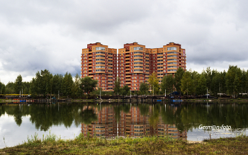 House by the River / ***