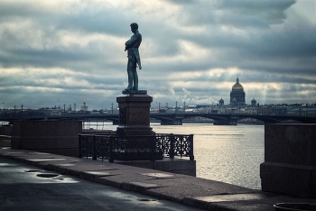 on the waterfront of Lieutenant Schmidt / ***