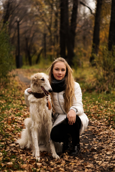 Girl with dog / ***