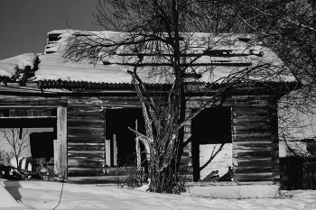 an old house / ***