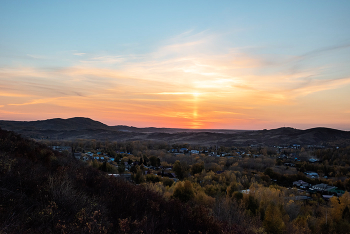 The colours of the sunset / [img]https://i.imgur.com/hv7E6jM.jpg[/img]
[img]https://i.imgur.com/9hzW9C8.jpg[/img]
