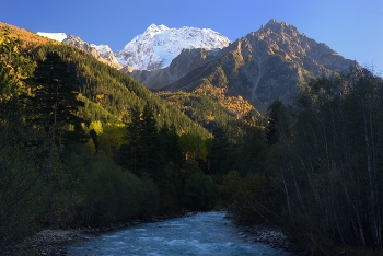 Sunset in the mountains / ***