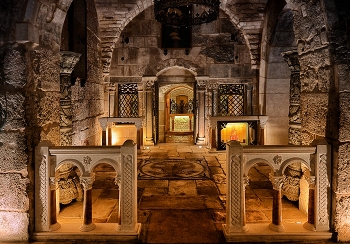 In the Temple of the Holy Sepulcher / ***